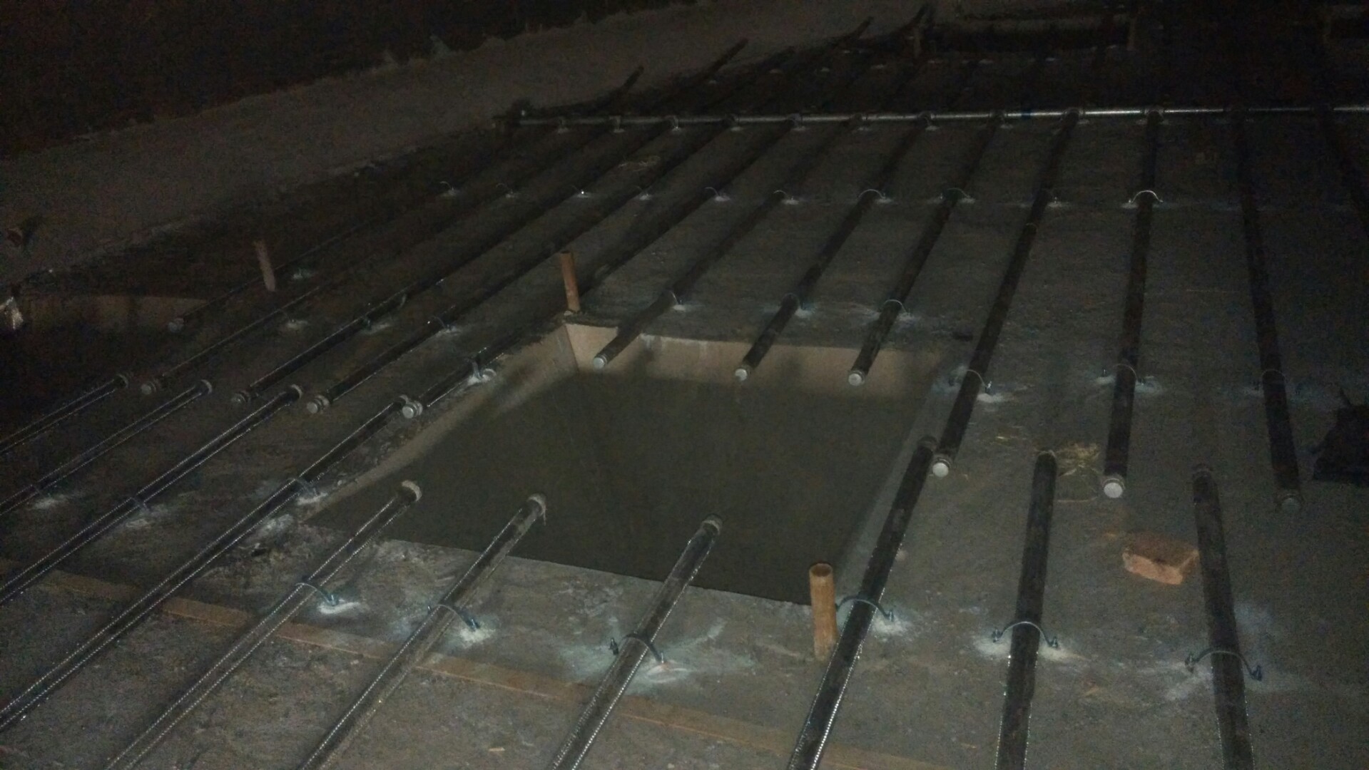 土默特右流化棒